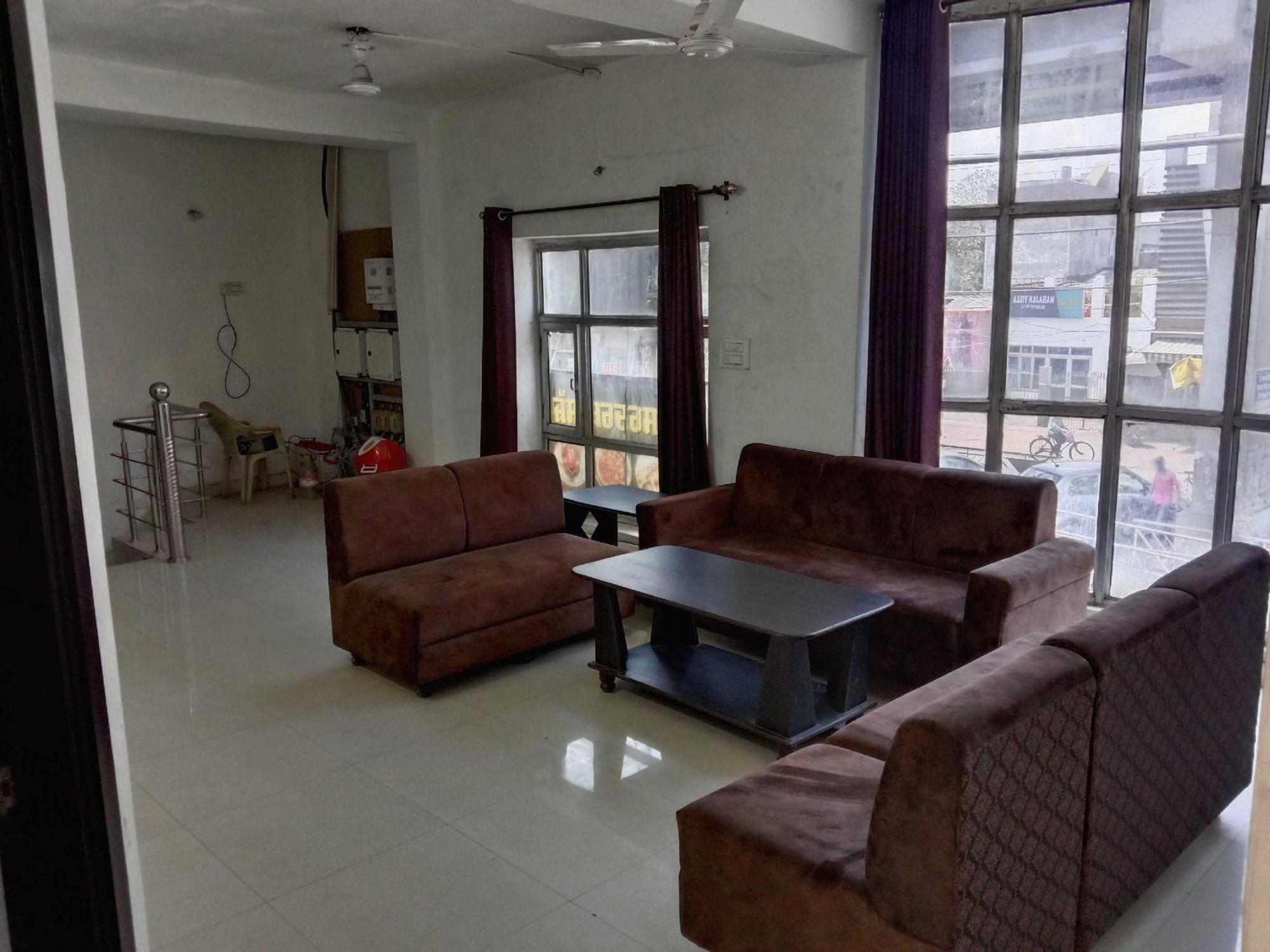 Hotel Spot On Deepak Palace Amritsar