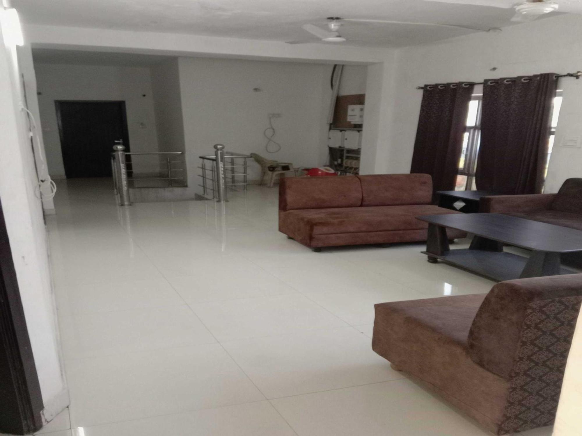 Spot On Deepak Palace Amritsar