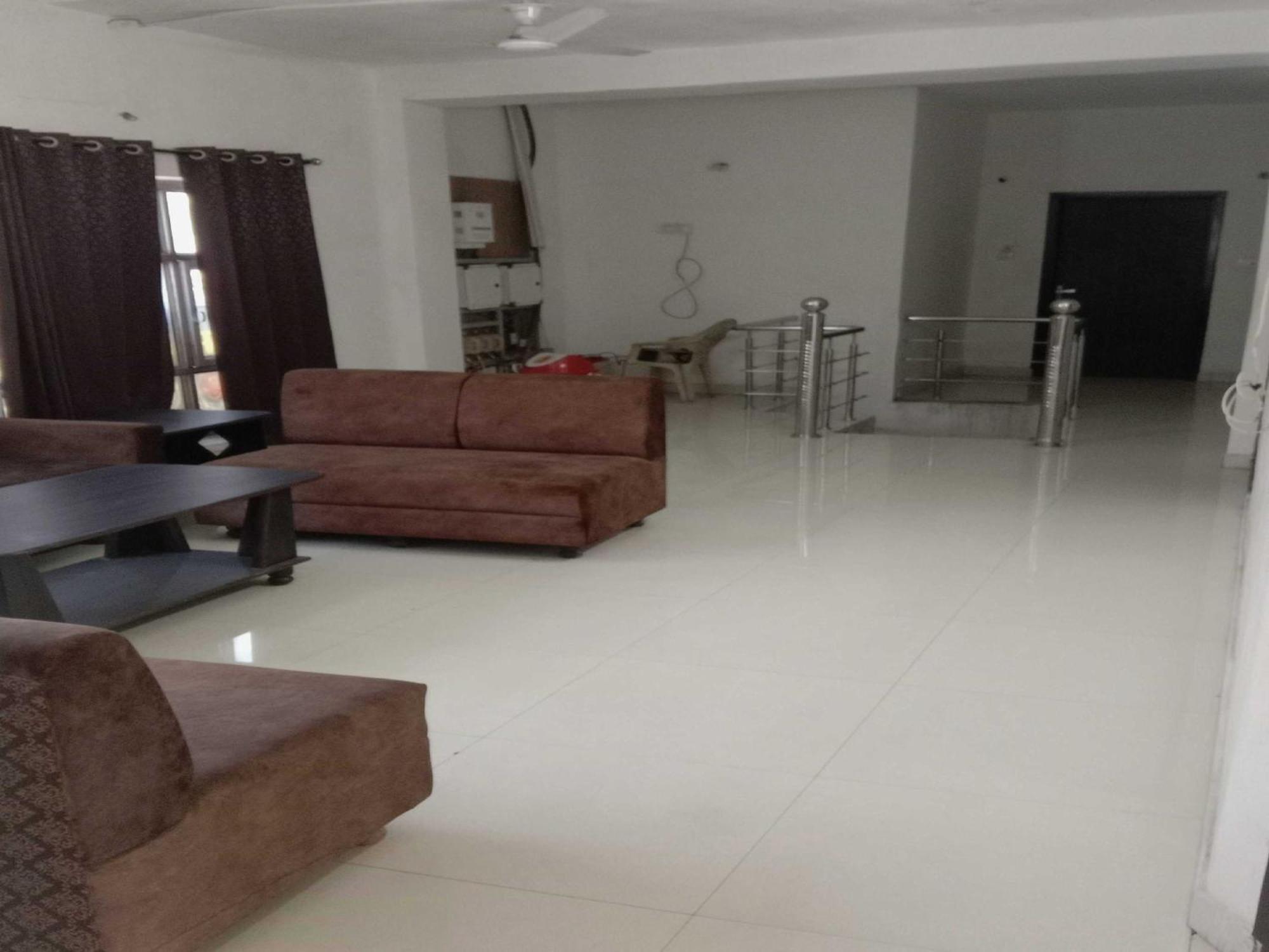 Hotel Spot On Deepak Palace